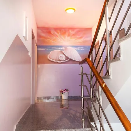 Two-bedroom In Apartman Srima