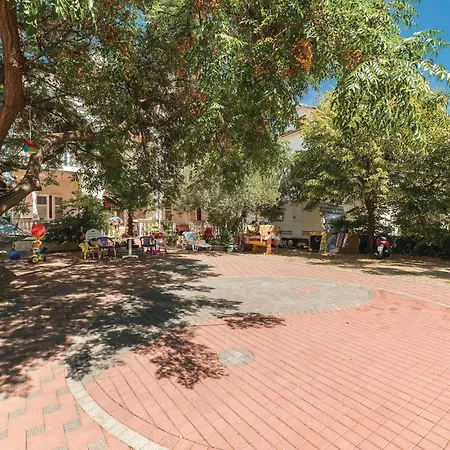 Two-bedroom In Appartement Srima