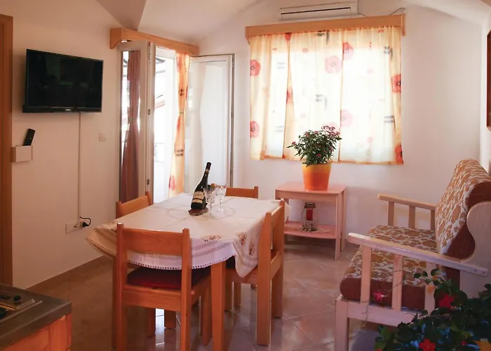 Two-bedroom In Apartamento