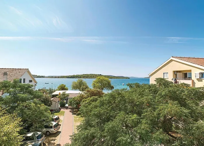 Two-bedroom In Apartamento *