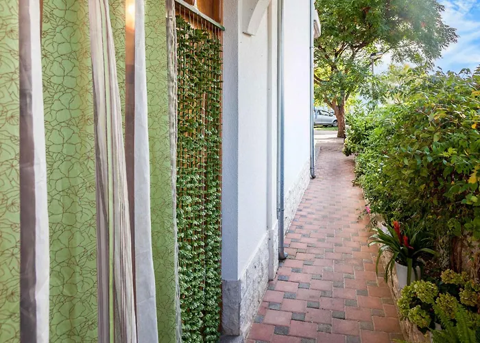 Two-bedroom In Apartamento